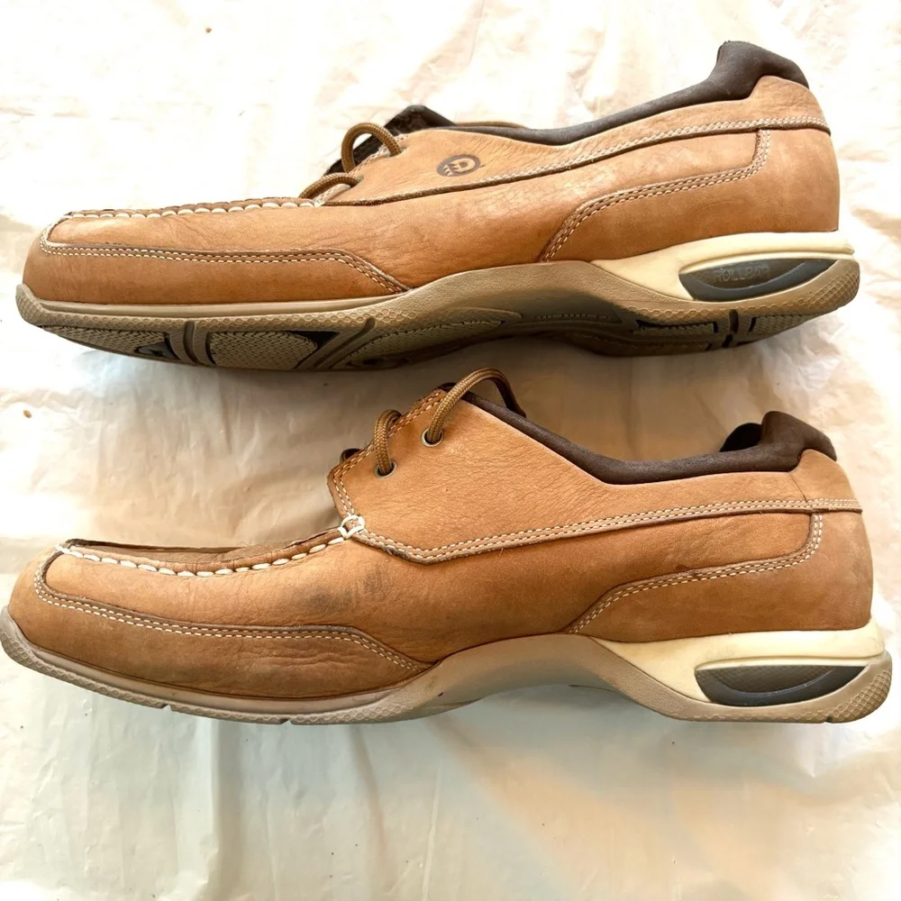 Dunham Captains boat shoes casual leather tan. SZ 10 E Worn Once indoors.